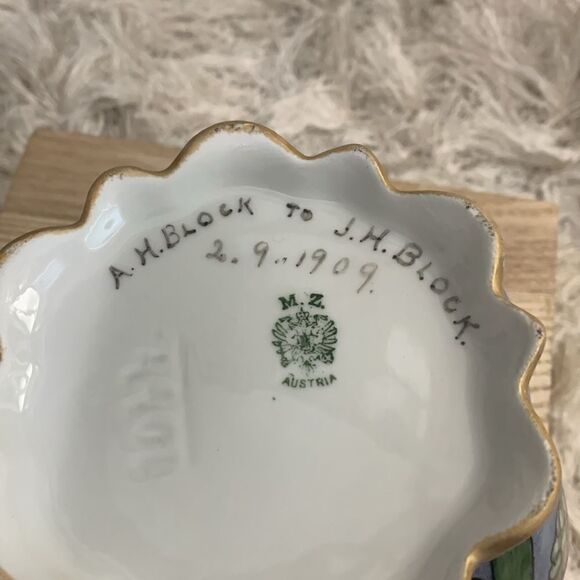 Vintage M.Z. Austria Hand Painted Bird Scene Covered Jar - Picture 13 of 17